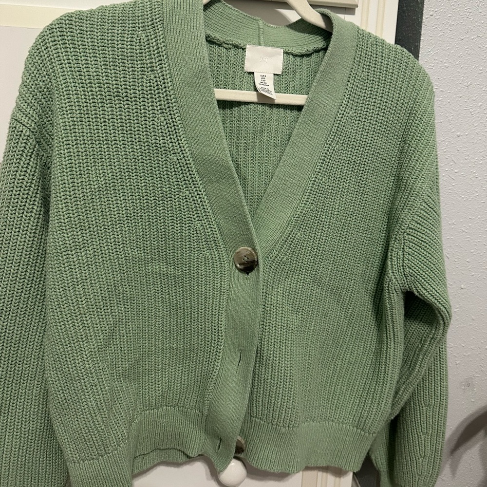 h&m sweater. size small